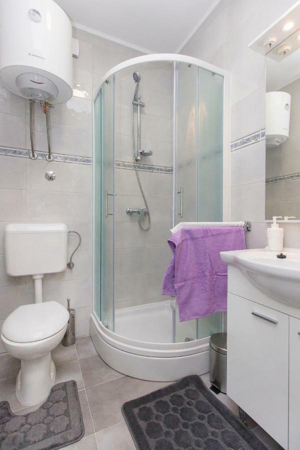 Riva Apartment Krapanj Exterior photo