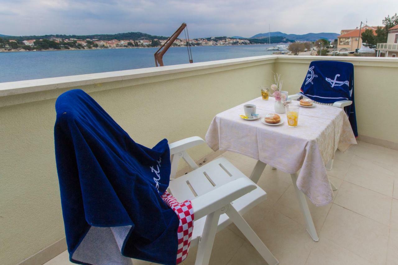 Riva Apartment Krapanj Exterior photo