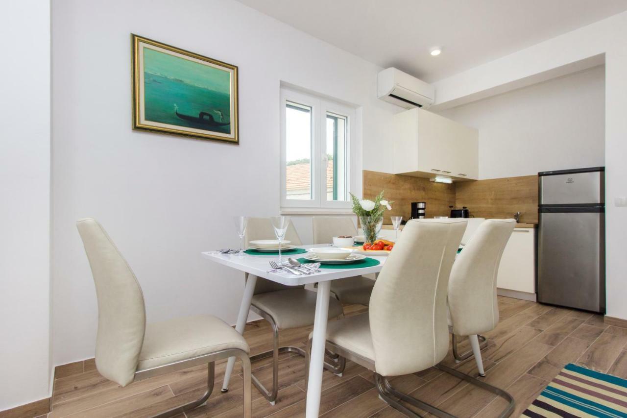 Riva Apartment Krapanj Exterior photo