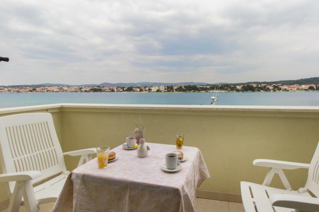 Riva Apartment Krapanj Exterior photo